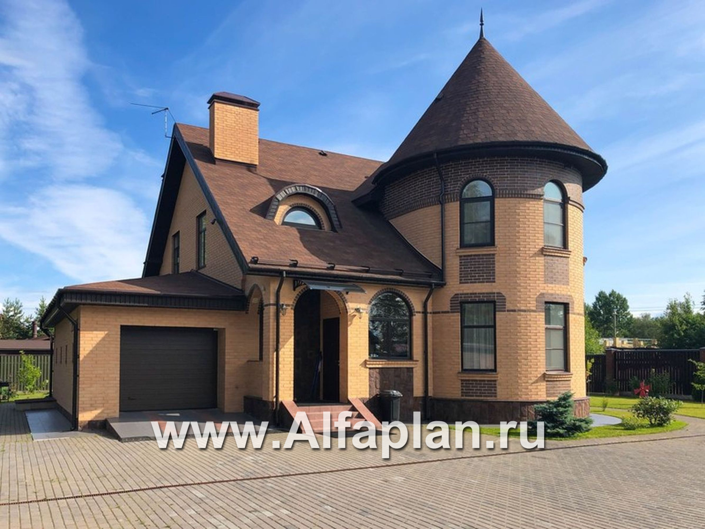 «Камелот» -  проект двухэтажного дома, с эркером башня, с террасой и с гаражом, в стиле замка - дизайн дома №4